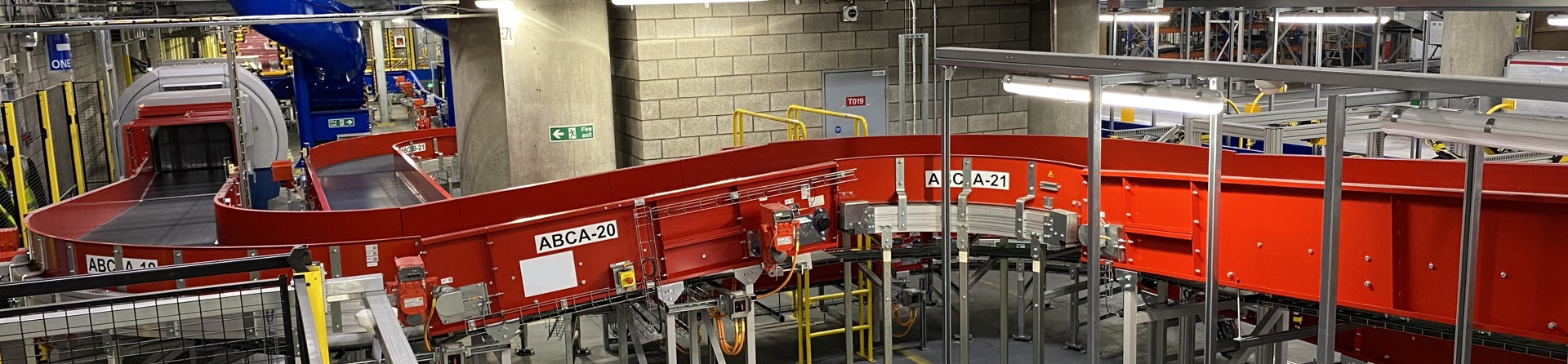 Airport Baggage Tracking System Airport Baggage Tracking System