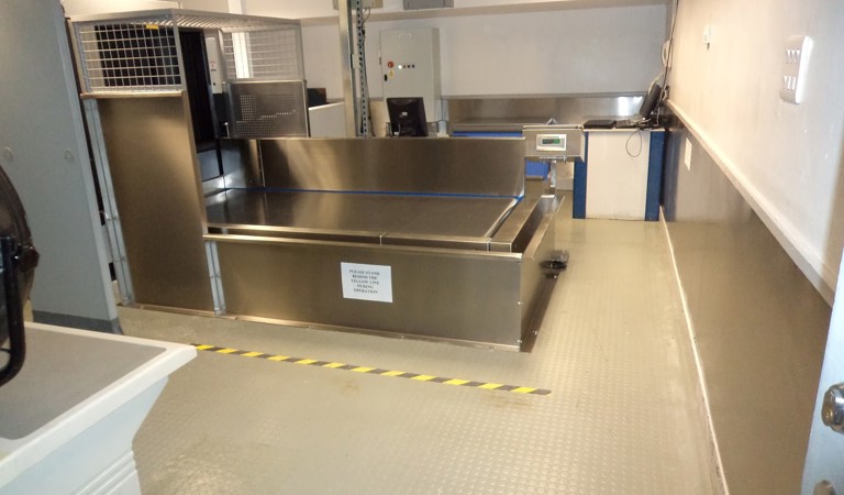 Oversize airport baggage handling system Oversize airport baggage handling system